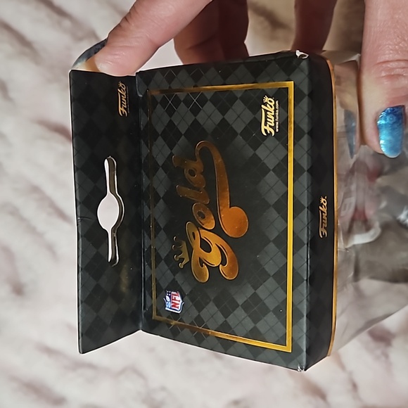 Funko NFL 🆕️ J. J. Watt Premium Vinyl Figurine - Picture 9 of 11